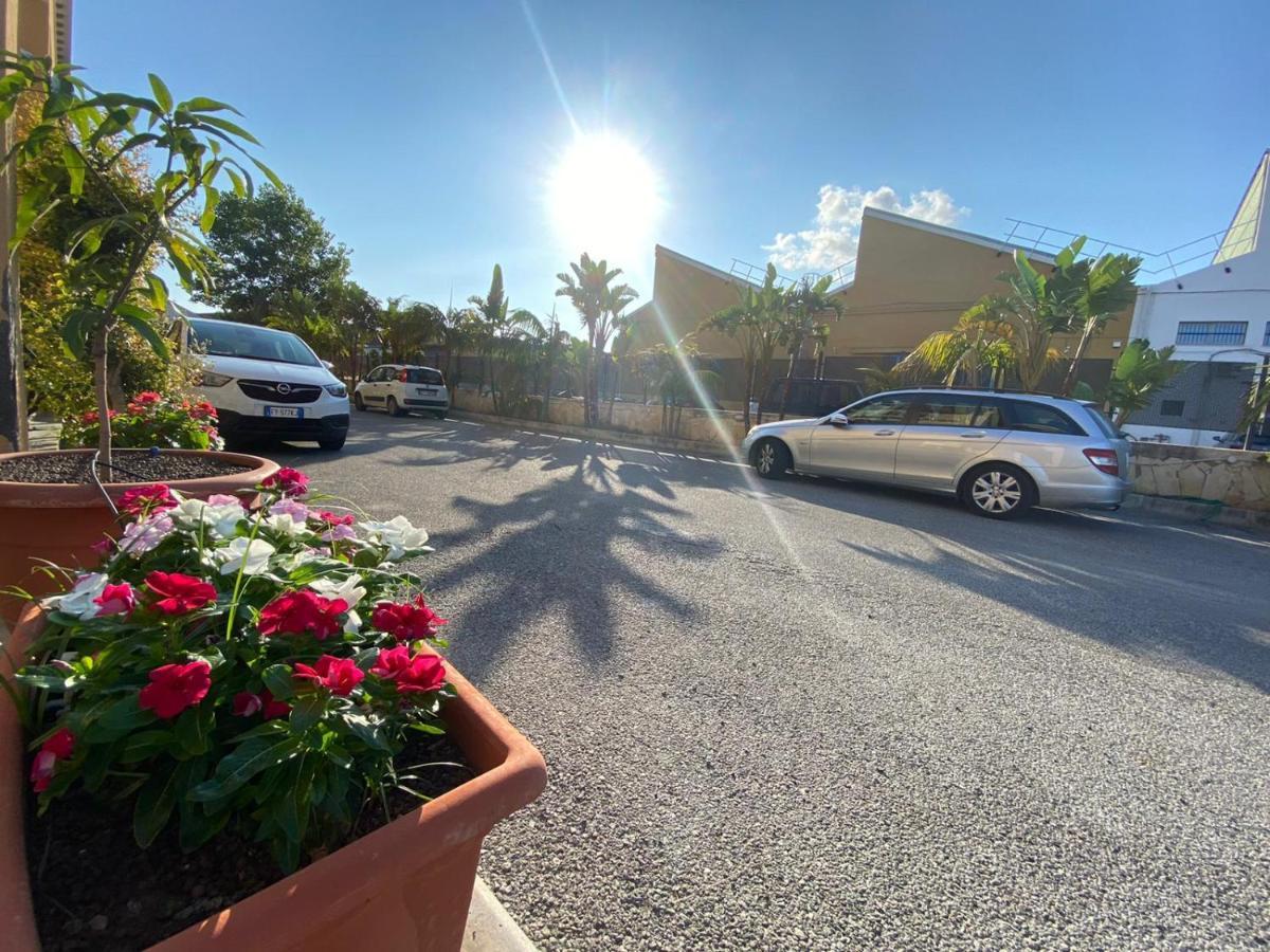 Hotel Milazzo Esterno foto
