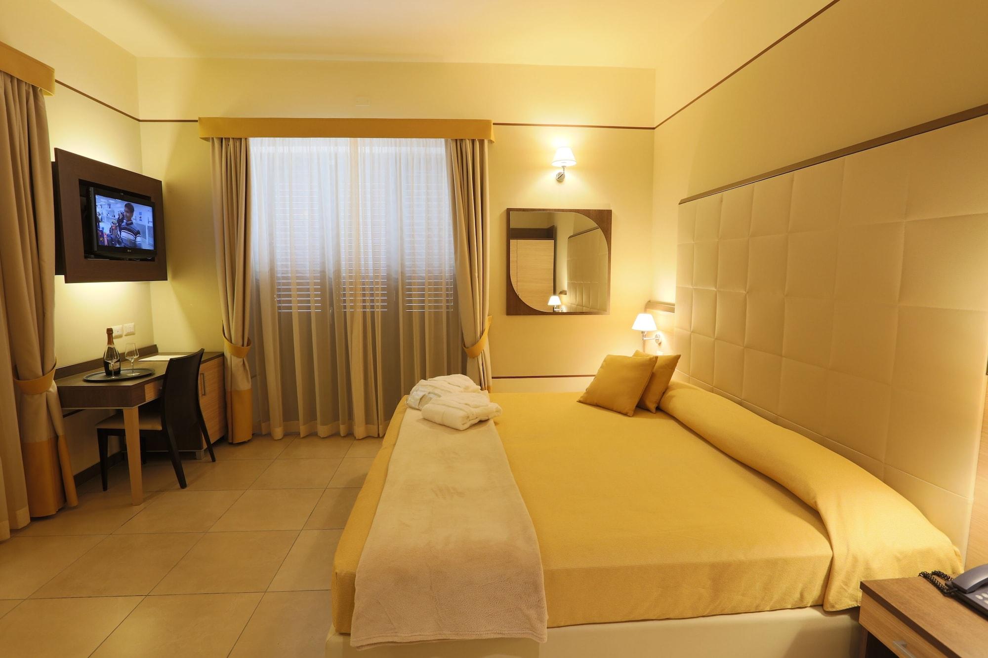 Hotel Milazzo Esterno foto