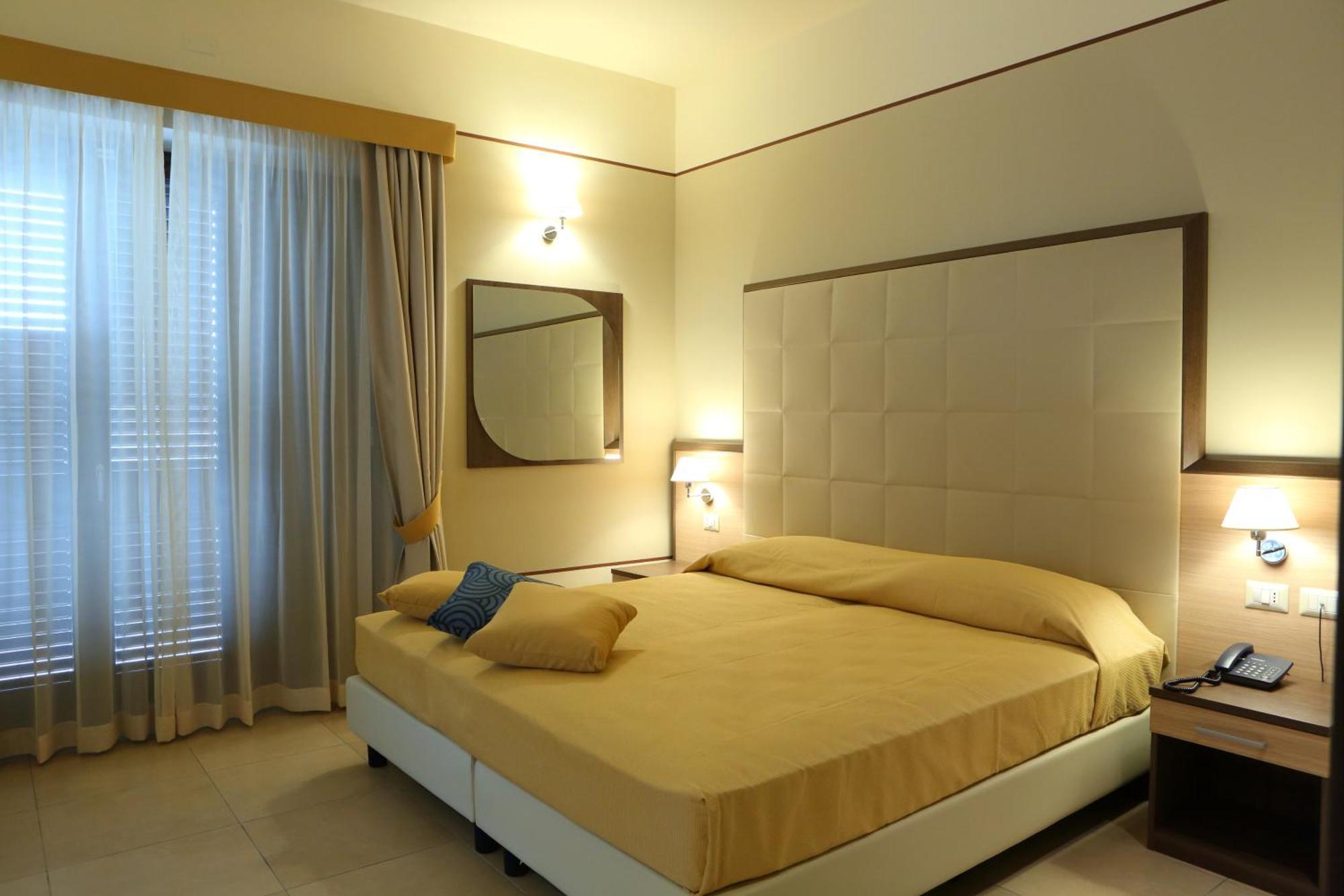 Hotel Milazzo Esterno foto