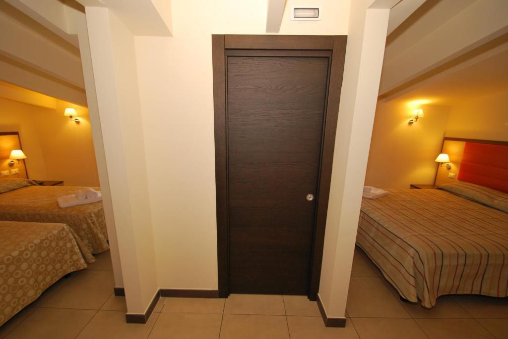 Hotel Milazzo Esterno foto